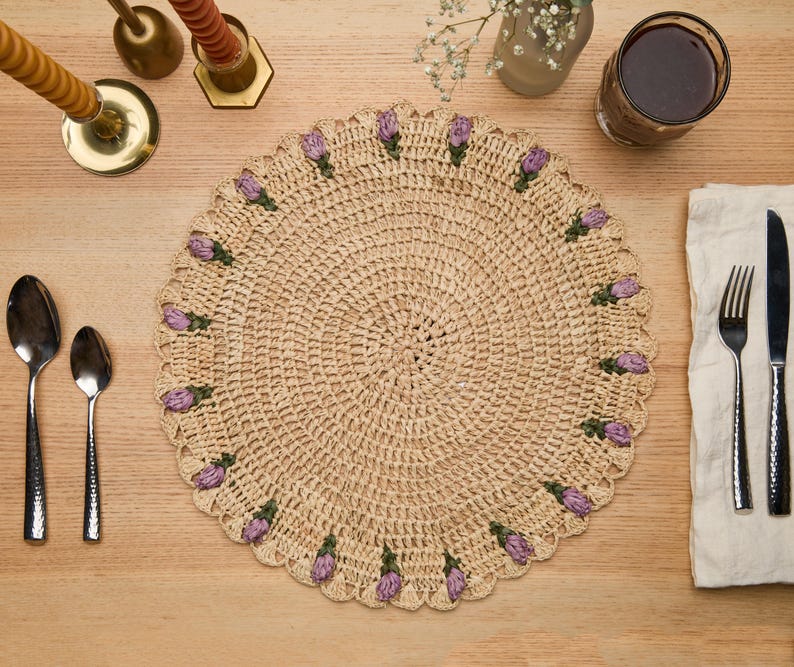 Tulip Floral Placemat – Hand-Crocheted Raffia – Spring Table Decor – Easter Table Setting – Handmade by Artisans in Madagascar