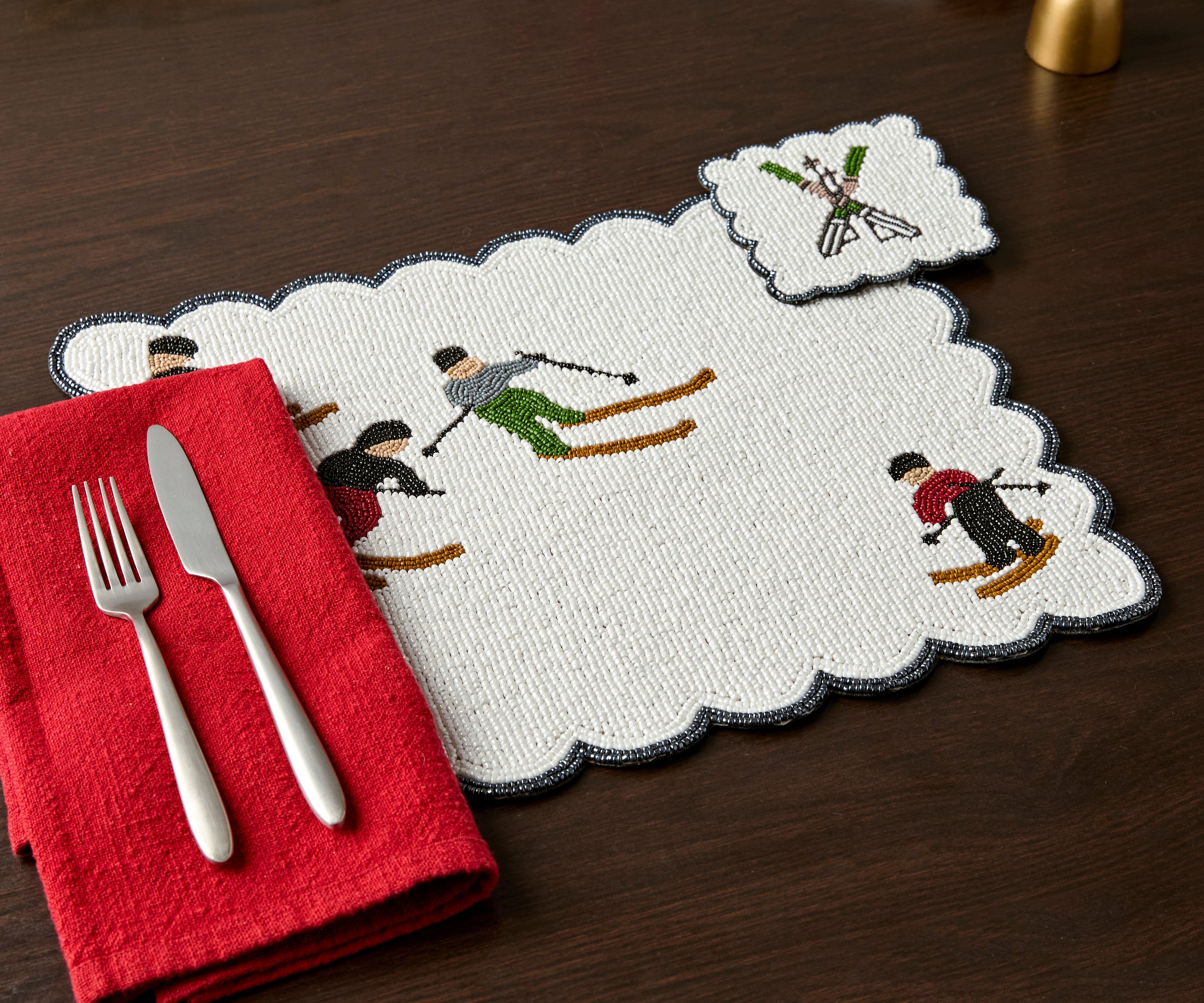 Winter Skier Christmas placemats Set – Snowy Mountain Dining Table Decor – Winter Wonderland Table Setting