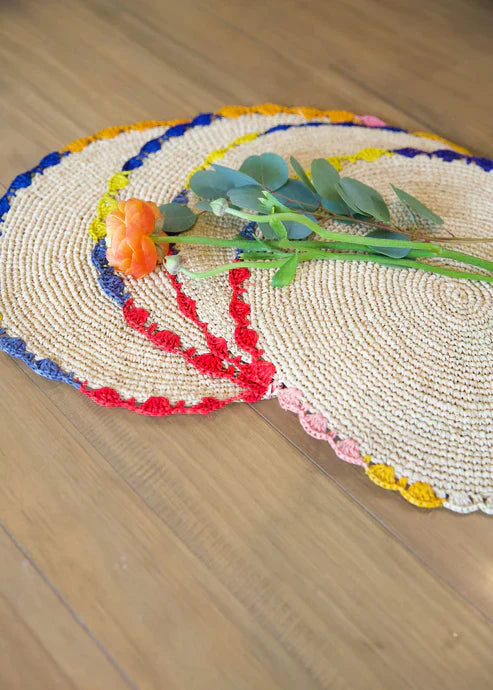 Aura raffia tabletop, colorful edge placemat