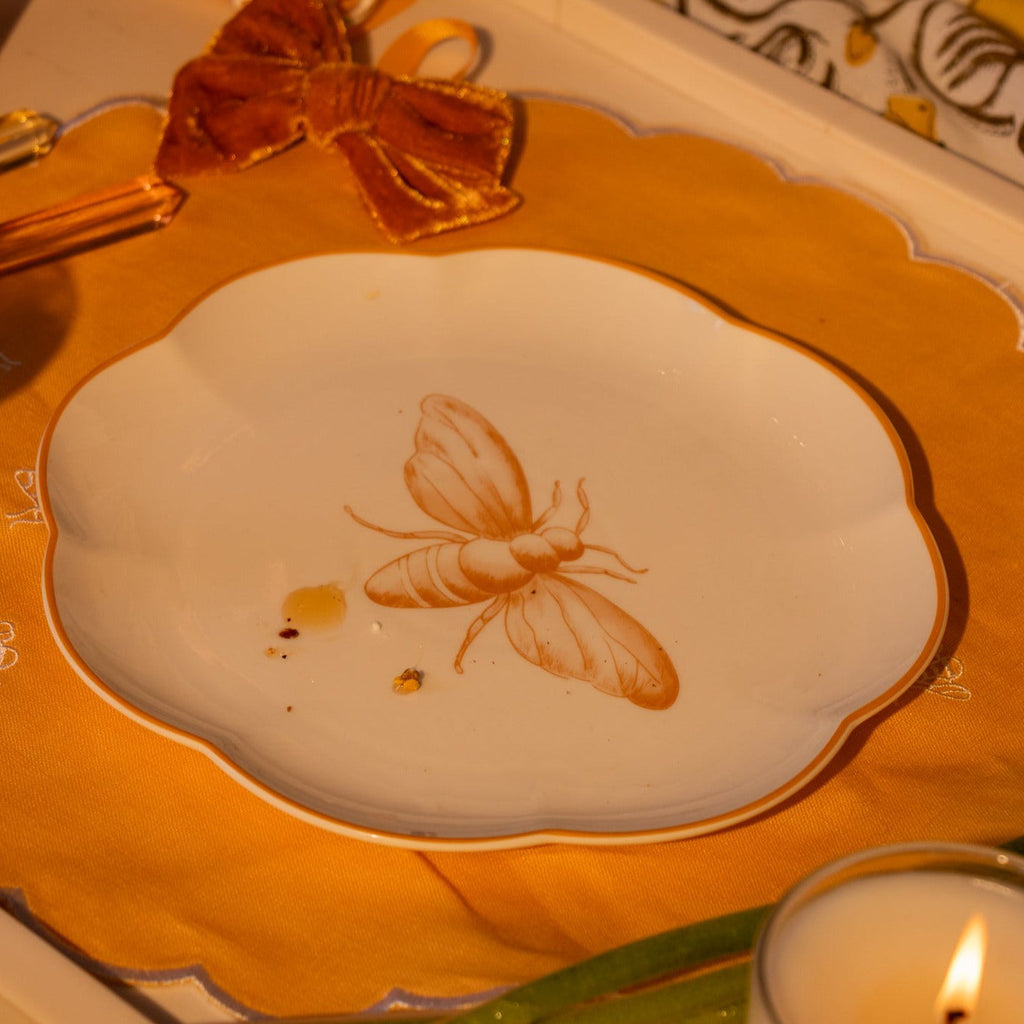 Bumble Homecoming Scalloped Starter Plate - Set of 4 (+1 Bonus Plate)