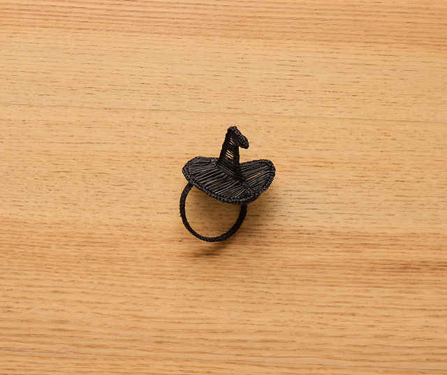 Witch Hat Napkin Ring – Handmade Halloween Table Decor – Black Woven Boho Napkin Holder – Spooky Fall Party Accent – Hostess Gift Idea